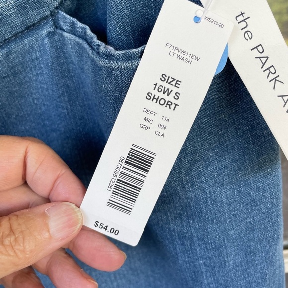 Westbound Blue Flare Jeans with Floral Embroidery - Picture 5 of 7